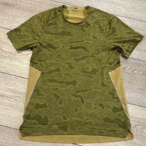 Lululemon Shirt Fast Free Short Sleeve Mens Small Camo Running Light Mesh Green